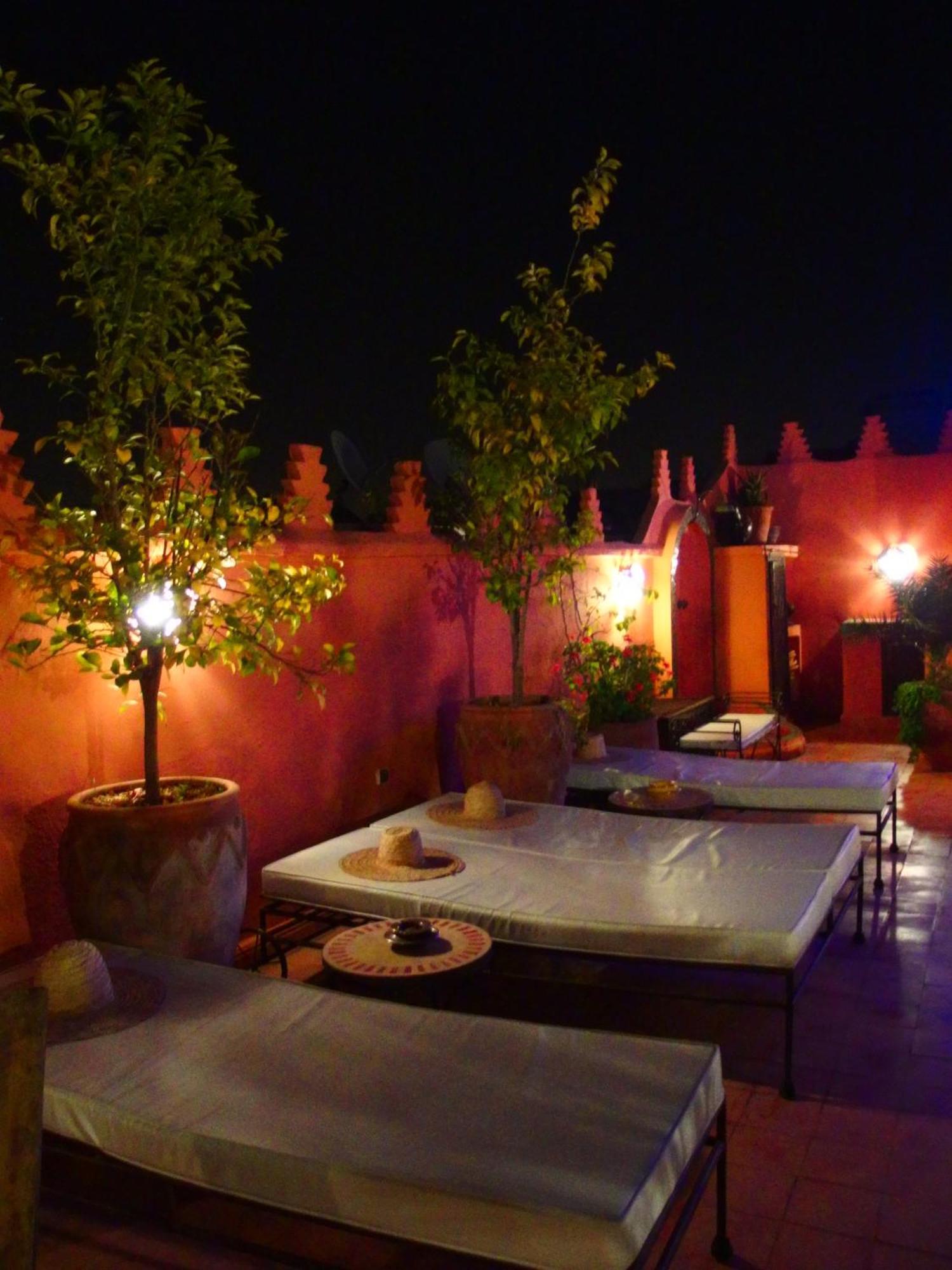 Riad Les Nuits De Marrakech Marrakesch Exterior foto A hammam in Marrakech, Morocco