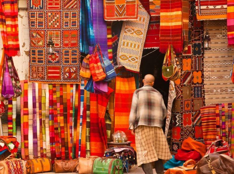 Riad Les Nuits De Marrakech Marrakesch Exterior foto Souk in Marrakesh